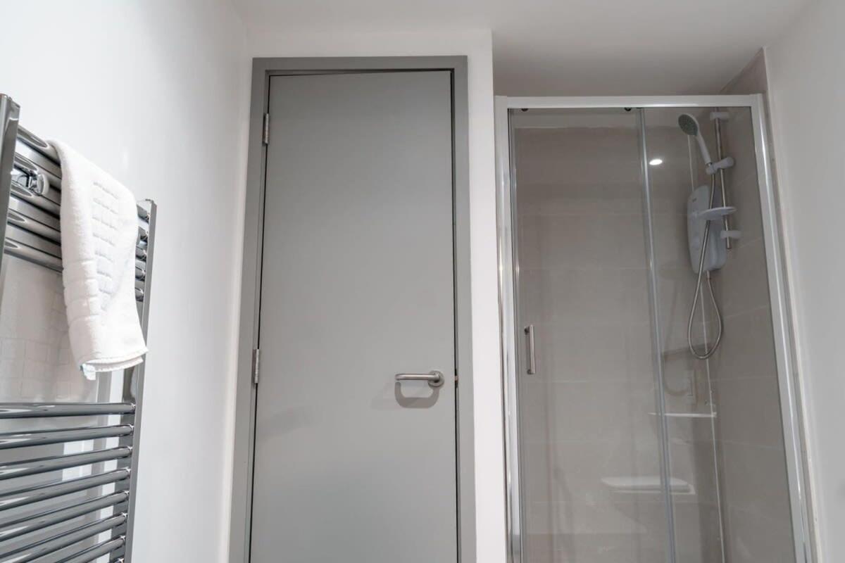 Modern 1 Bed Apartment In Liverpool Centre Екстериор снимка
