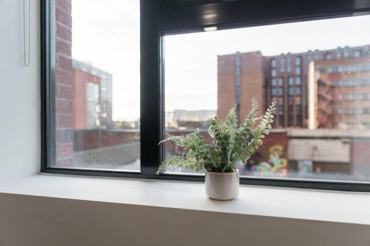 Modern 1 Bed Apartment In Liverpool Centre Екстериор снимка