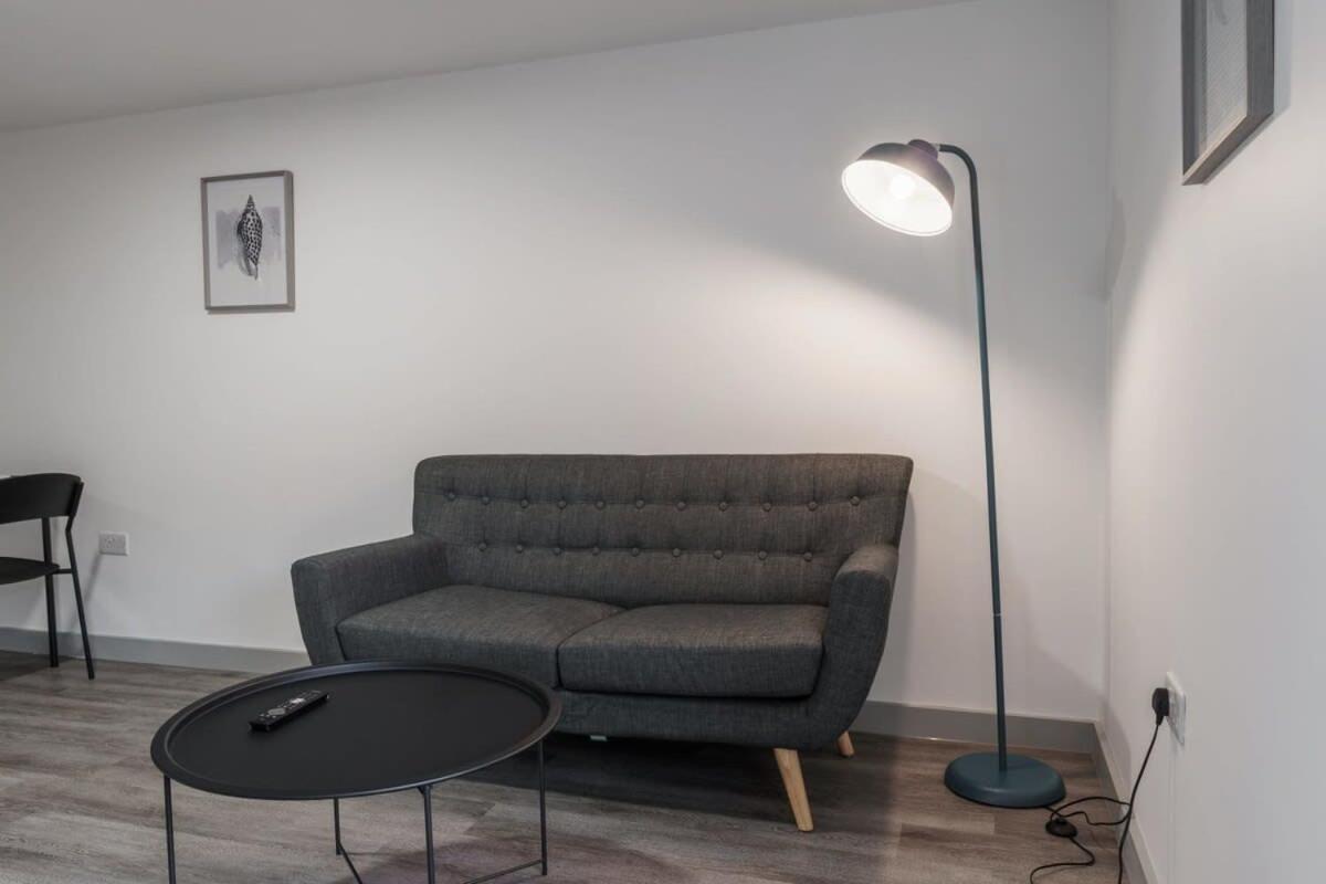 Modern 1 Bed Apartment In Liverpool Centre Екстериор снимка
