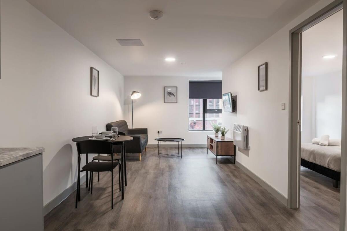 Modern 1 Bed Apartment In Liverpool Centre Екстериор снимка
