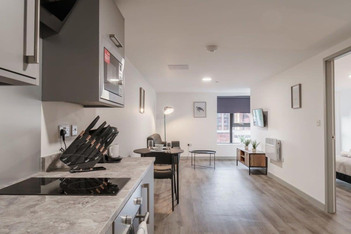 Modern 1 Bed Apartment In Liverpool Centre Екстериор снимка